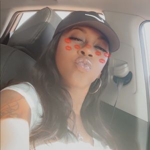 Meet your Posher, Tia